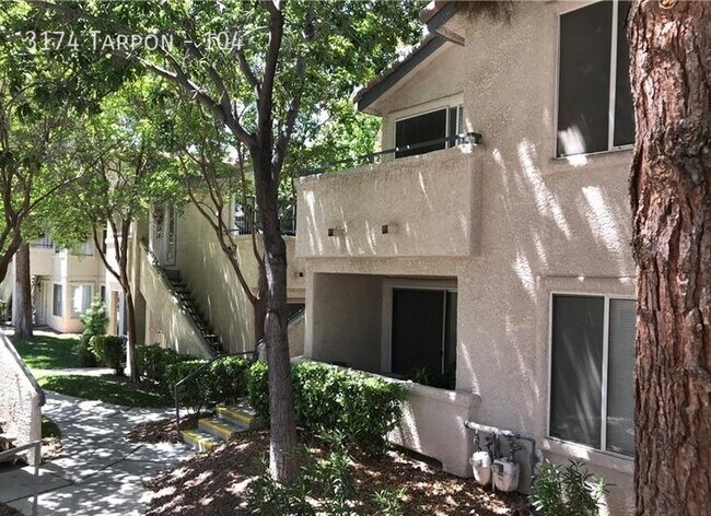Building Photo - Beautiful 3 Bedroom Condo.