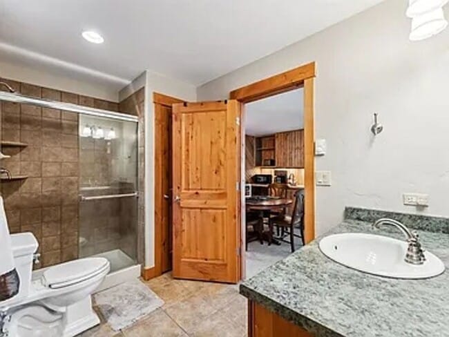 Building Photo - Long Term Rental- Woodworks 6726