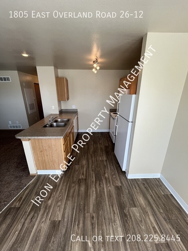 Building Photo - 1805 E Overland Rd