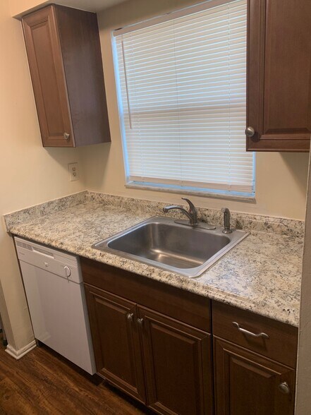 Building Photo - 2410 S San Gully Rd