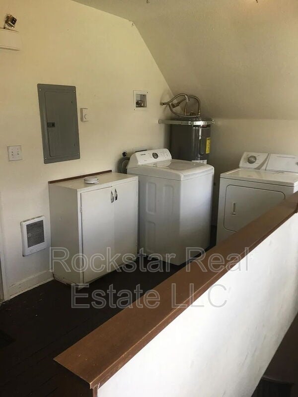 Building Photo - 2017 N Hamilton St