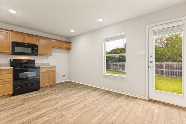 Building Photo - 556 Winbridge Ln