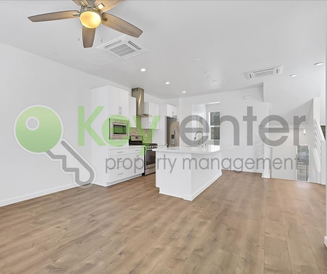 Building Photo - 487 McClatchy Way