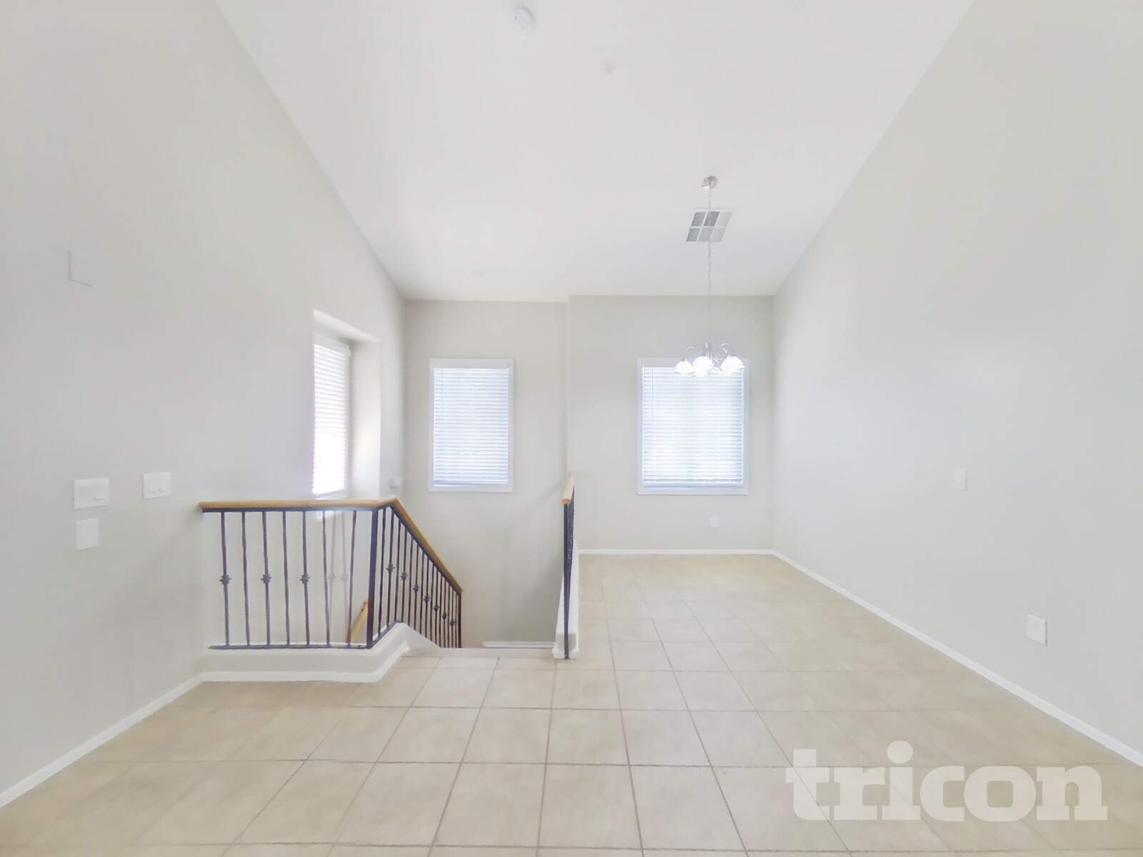 Building Photo - 1353 S Sabino Dr