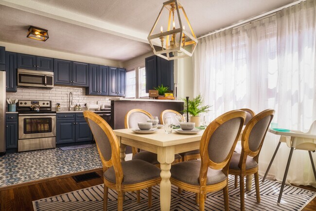 Building Photo - 715 Grandin Rd