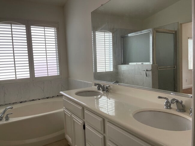 Building Photo - 1521 Starlight Dr