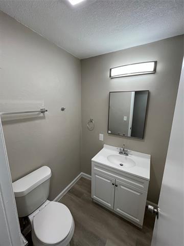 Building Photo - 14215 Osage Dr