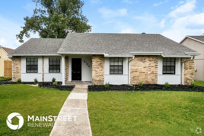 Building Photo - 1704 Panola Dr