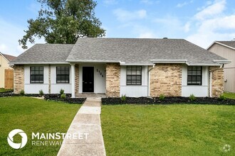Building Photo - 1704 Panola Dr