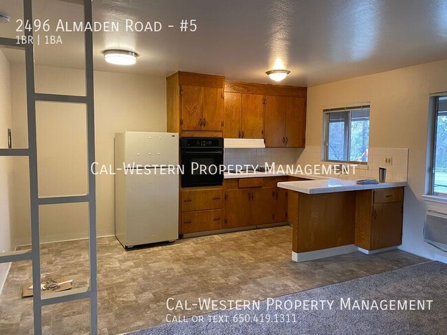 Building Photo - 1 bed 1 bath upstairs apartment in Willow ...