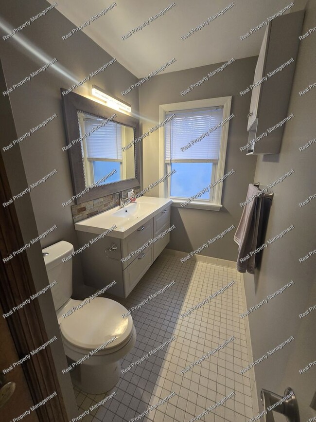 Building Photo - Updated Munster Cape Cod