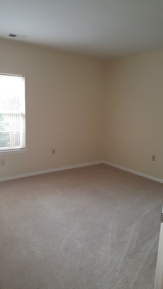 bedroom #2 - 1009 Simsbury Ct