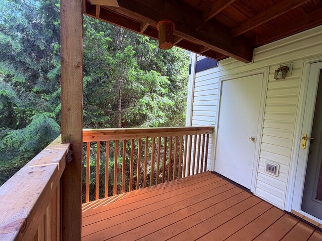 Building Photo - Updated 2BD/2BA Condo with Green Space Views & Covered Parking