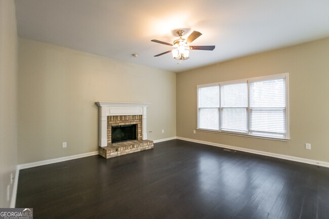 Building Photo - 2485 Worthington Dr