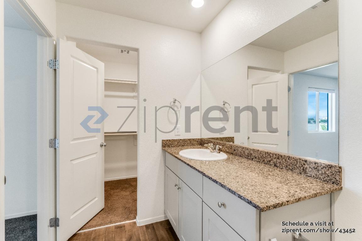 Building Photo - 4118 Lunar Cyn Ave