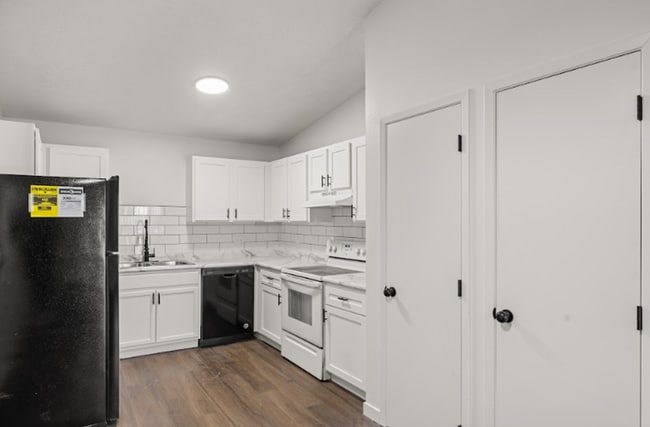 Building Photo - Ivy I | Elevated 3 Bedroom
