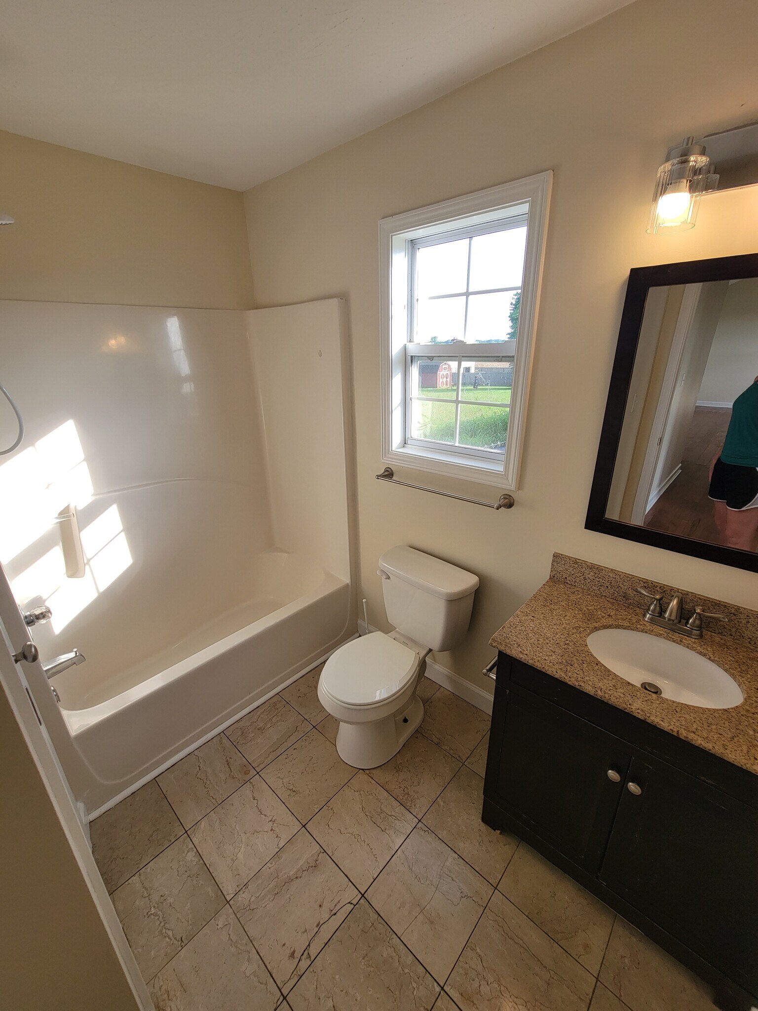 bathroom 2 - 11665 Julien Rd