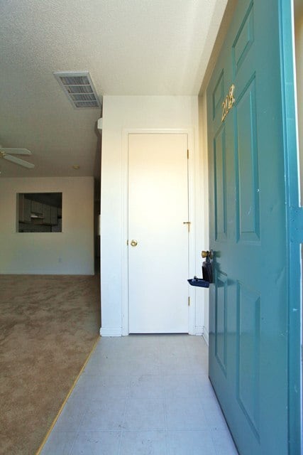 Building Photo - Close to area splash pad and parks