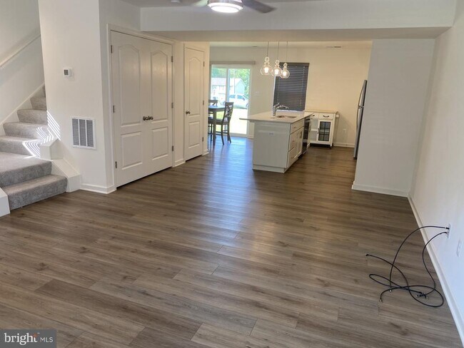 Building Photo - 224 Scotch Pine Dr