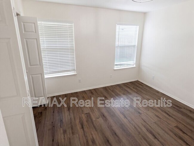 Building Photo - 1607 Timberline Dr