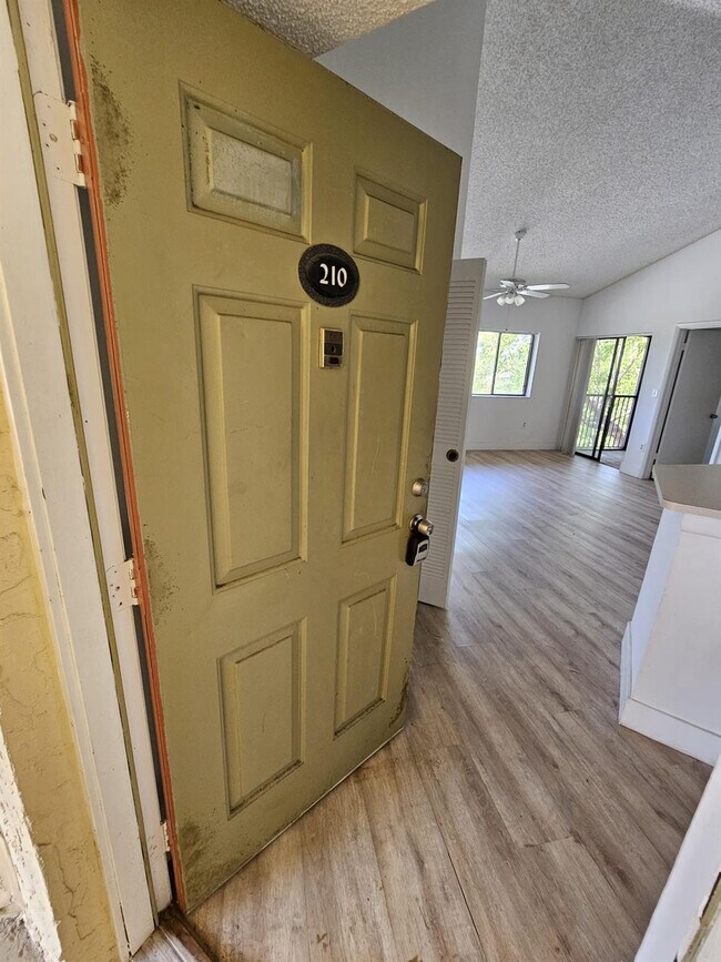 Building Photo - 2445 SW 18th Terrace