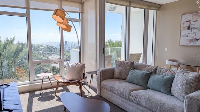 Building Photo - 175 1st St S