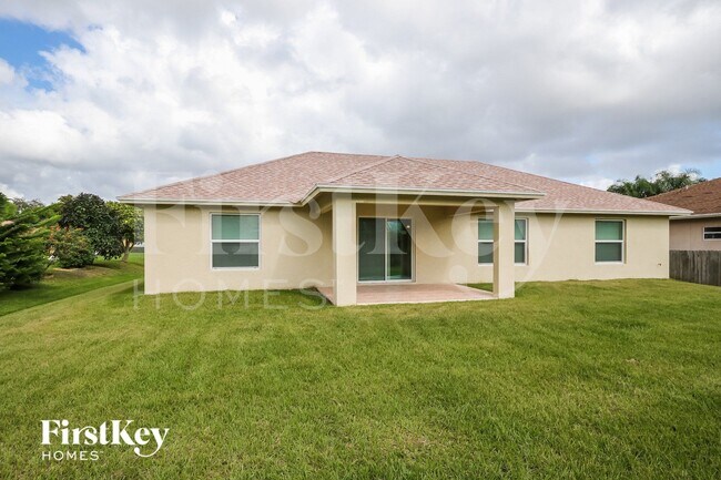 Building Photo - 1262 SW San Esteban Ave