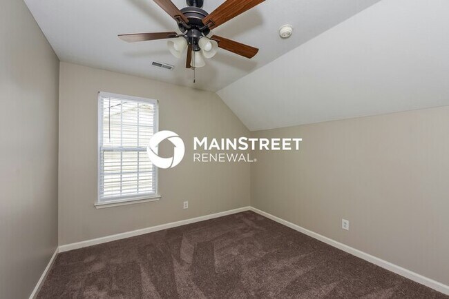 Building Photo - 4 Bedroom Pet-Friendly Home in Hermitage, TN with Main Street Renewal