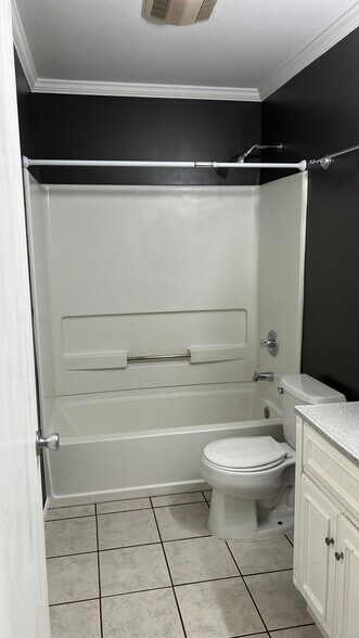 Building Photo - 6076 Georges Park Dr