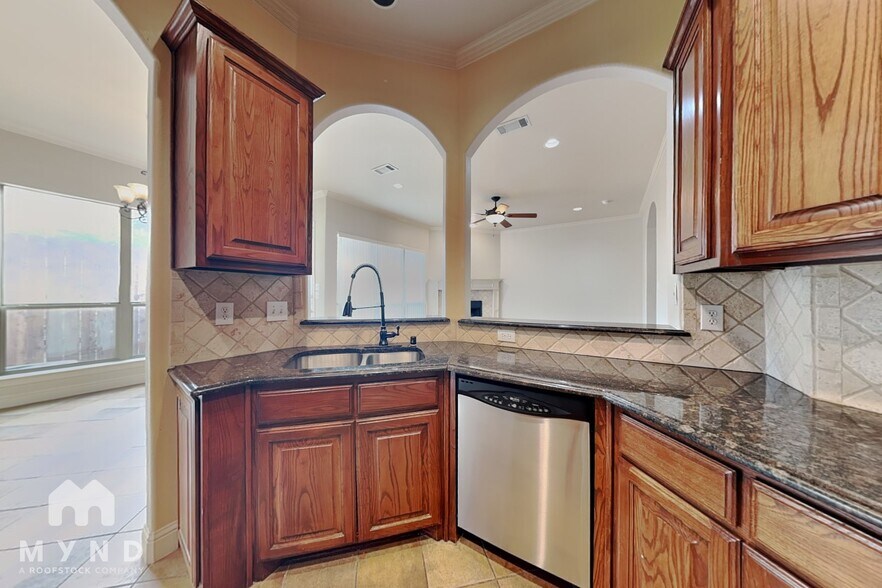 Building Photo - 2204 Apollonia Ln
