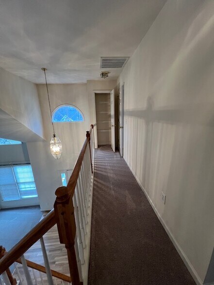 Building Photo - 1304 Groveland Trl