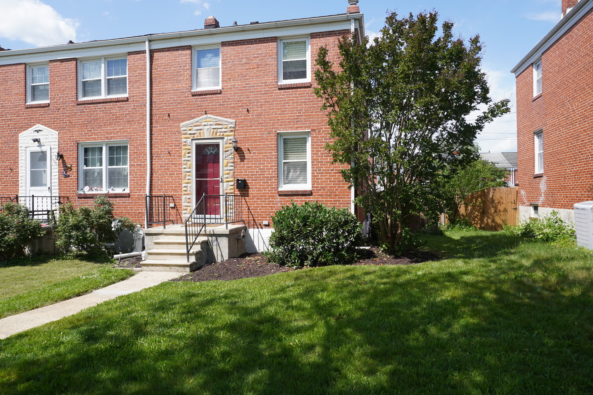 Building Photo - 1710 Weston Ave