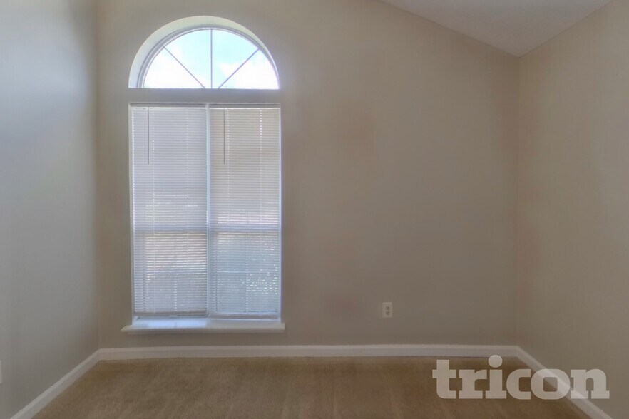 Building Photo - 424 Forest Grove Cir