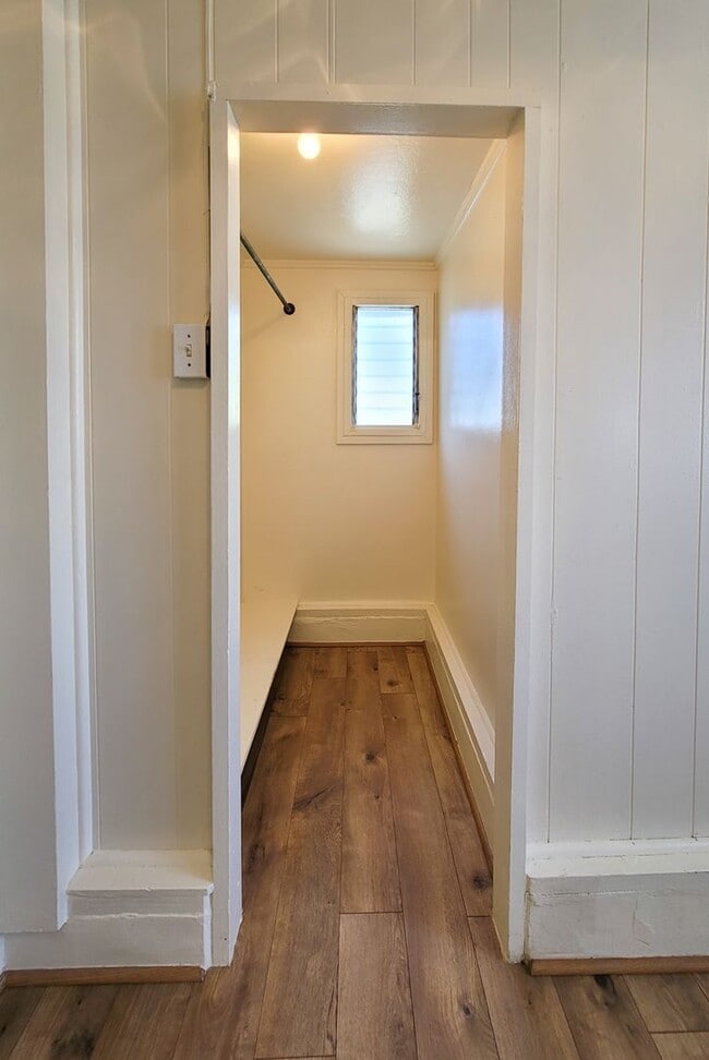 Building Photo - 1132