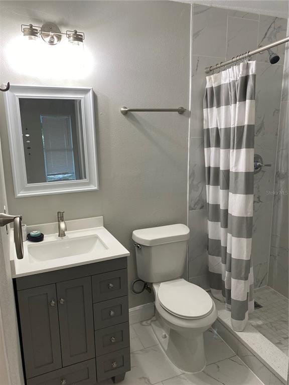 Building Photo - 7014 Glenview Dr