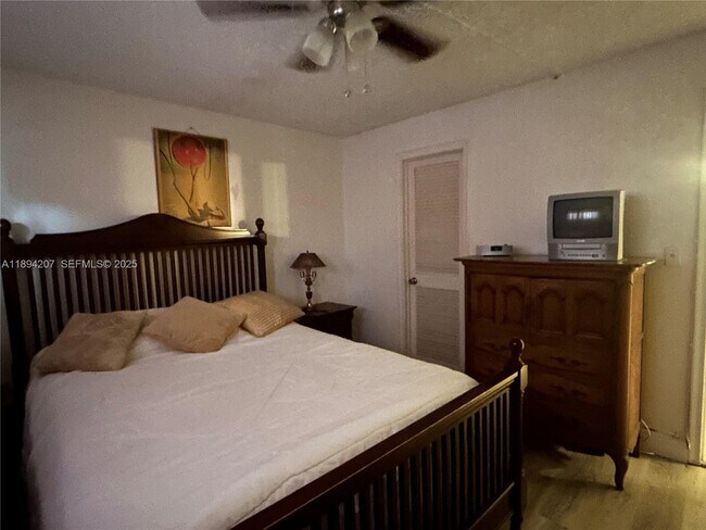 Building Photo - 8962 S Hollybrook Blvd