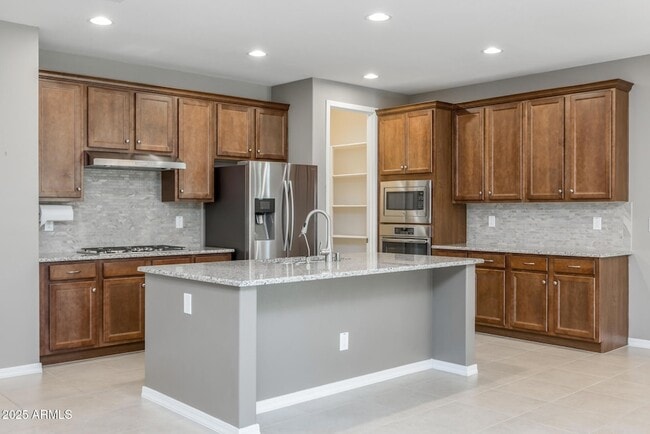 Building Photo - 20673 E Canary Way