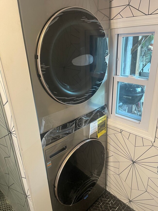 Building Photo - Renovated 1BR in Federal Hill + $500 Move-In Credit