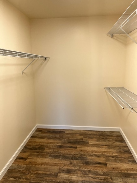 Building Photo - 1037 Tomahawk Trl