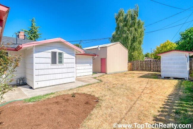 Building Photo - 14390 SW Furlong Way
