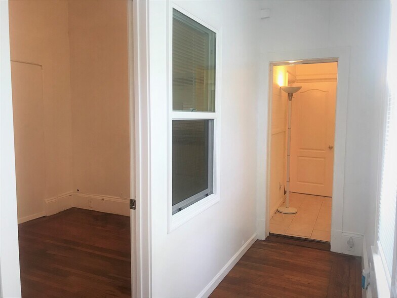 Building Photo - 2531 Ridge Rd