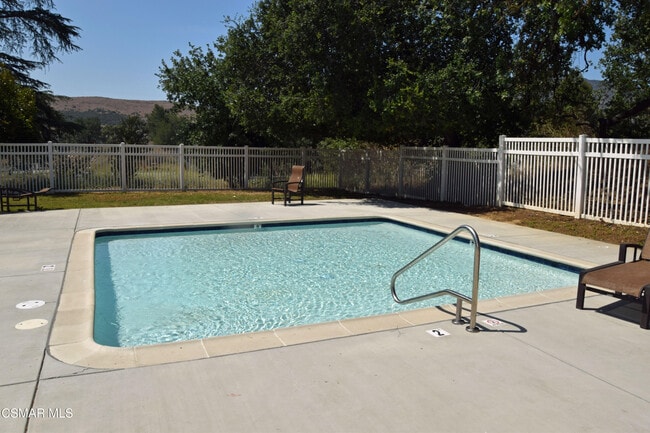 Building Photo - 28725 Conejo View Dr