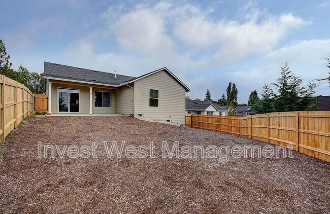 Building Photo - 1651 52nd Ct