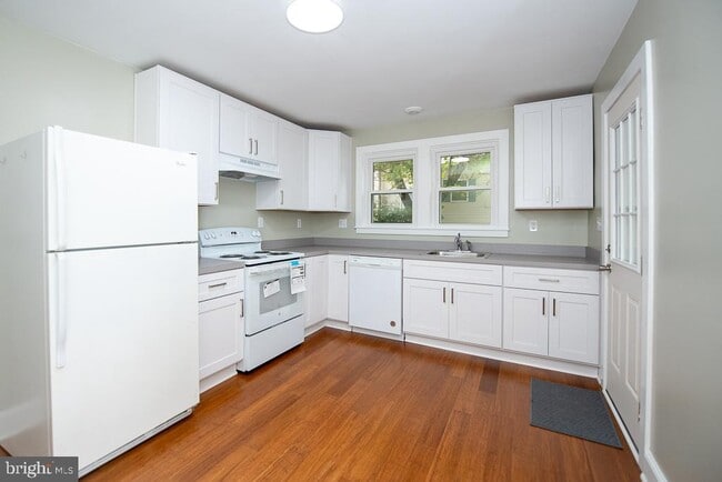 Building Photo - 9 Fulton Ave