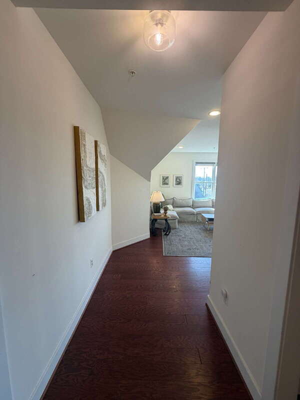 Building Photo - 1107 S Walter Reed Dr