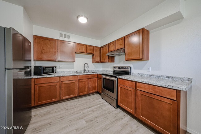 Building Photo - 2226 W Heatherbrae Dr