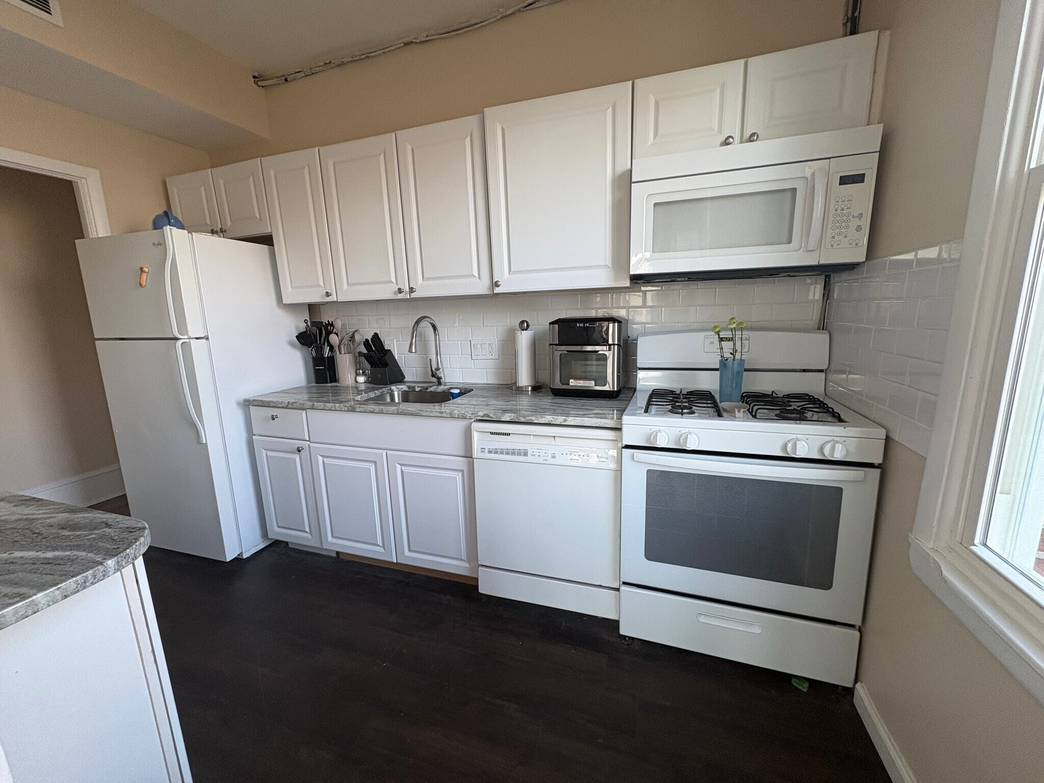 Building Photo - 3501 Ventnor Ave