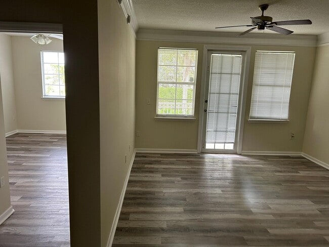 Building Photo - 9825 Baywinds Blvd