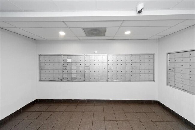 Building Photo - 3060 Pharr Ct N Northwest