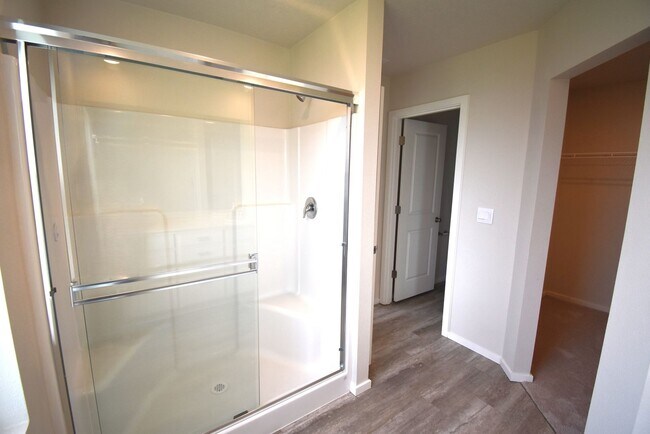 Building Photo - Beautiful Home in Cul De Sac!